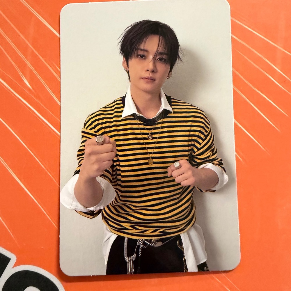 STRAY KIDS Leeknow This & That Walmart Exclusive Photocard